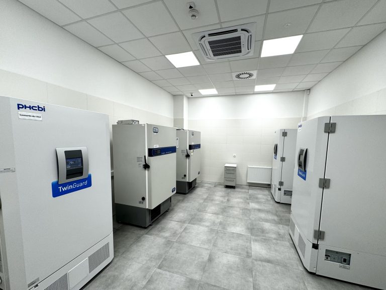 infrastruktura Biobanku UMP - Lodówki PHCbi