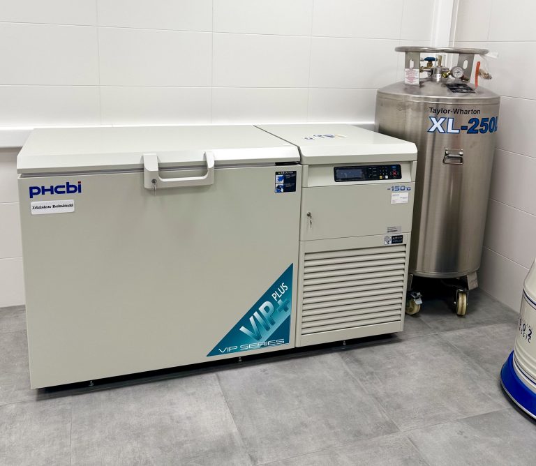infrastruktura Biobanku UMP - Lodówka PHCbi VIP+